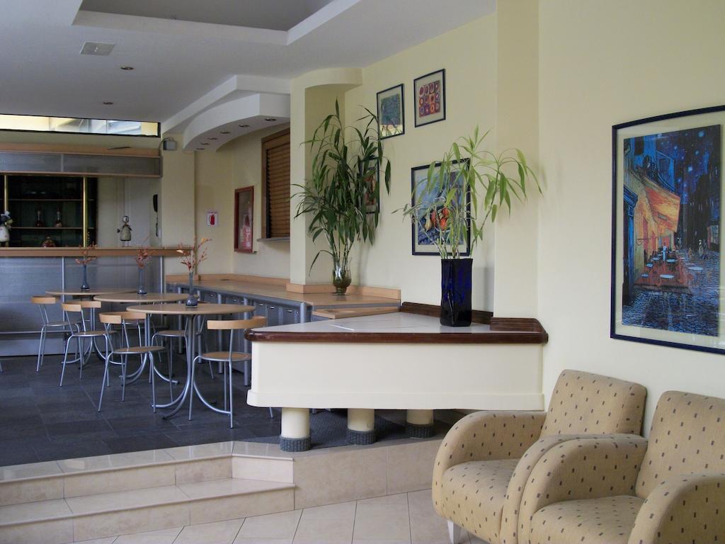 Melrose Plaza Suites Quito Exteriör bild